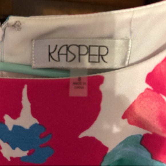 Easter dress size 8 Floral Dress beautiful colors-great condition - Picture 3 of 3